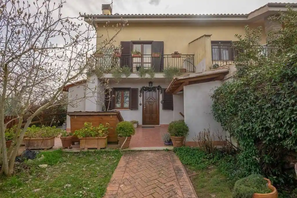 Villa in vendita a Bracciano