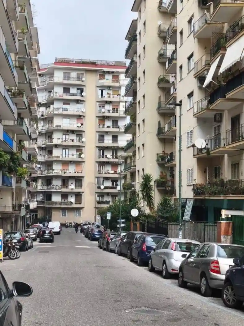 Appartamento in vendita a Napoli