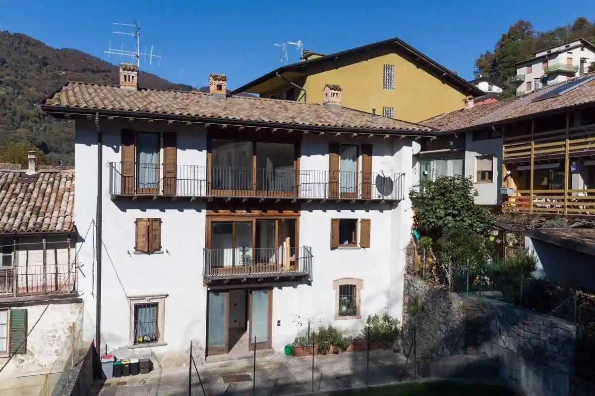 Casa indipendente in vendita a Casnigo