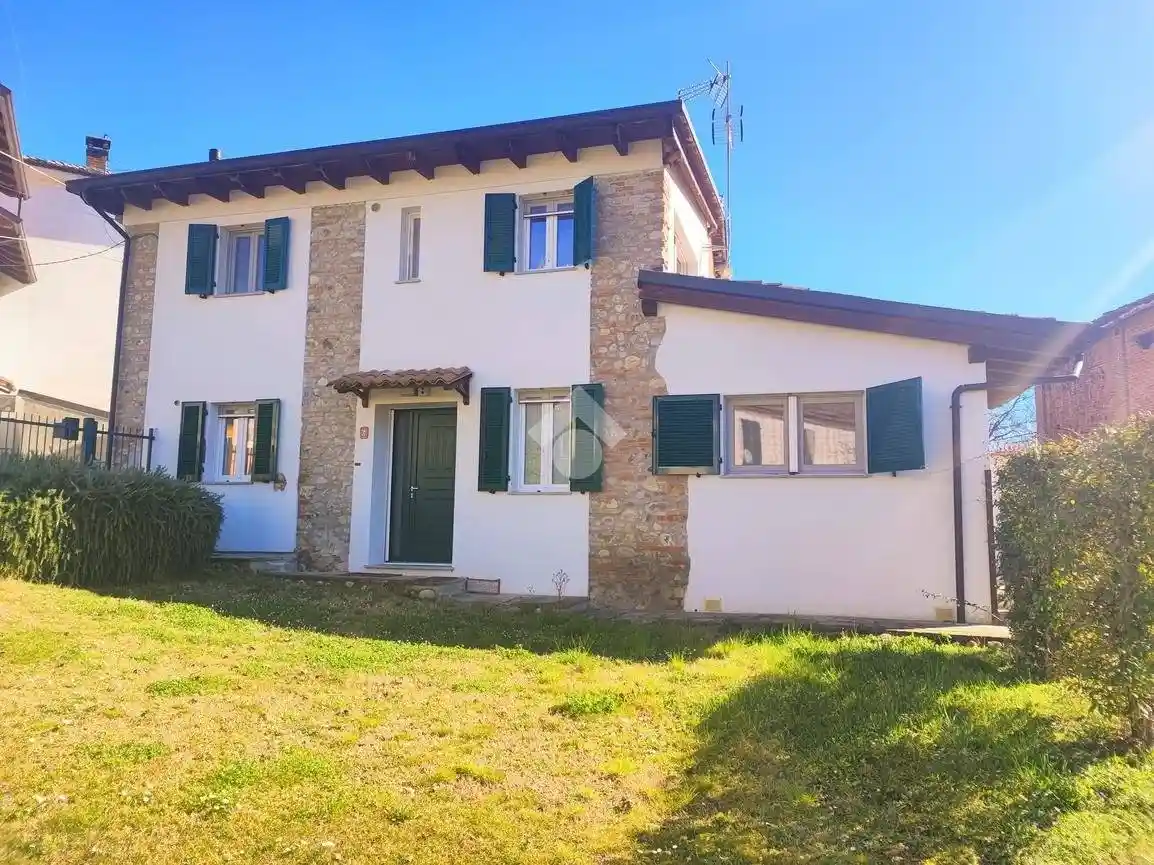 Casa indipendente in vendita a Berzano di Tortona