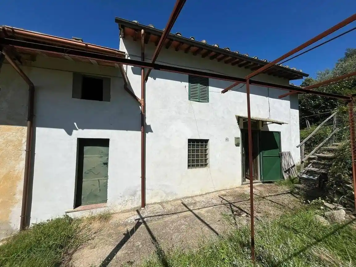 Casa indipendente in vendita a Pistoia