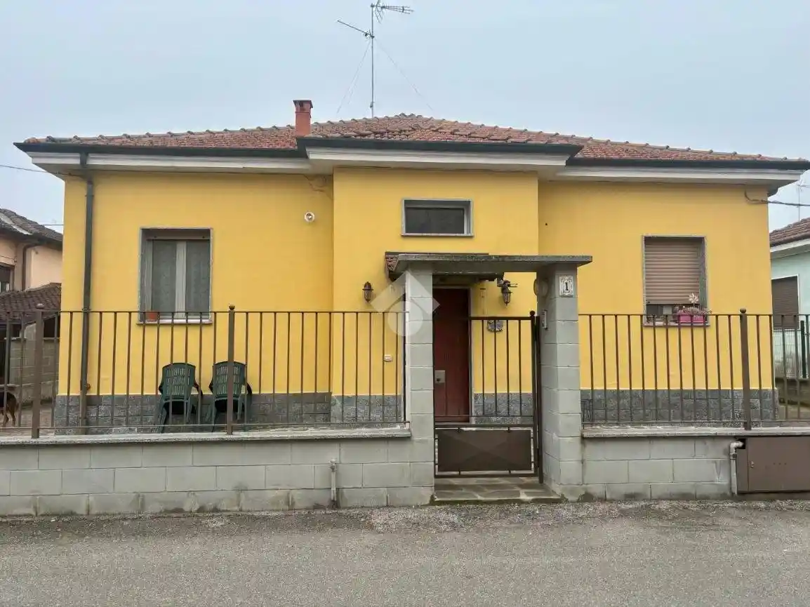 Villa in vendita a Valle Salimbene