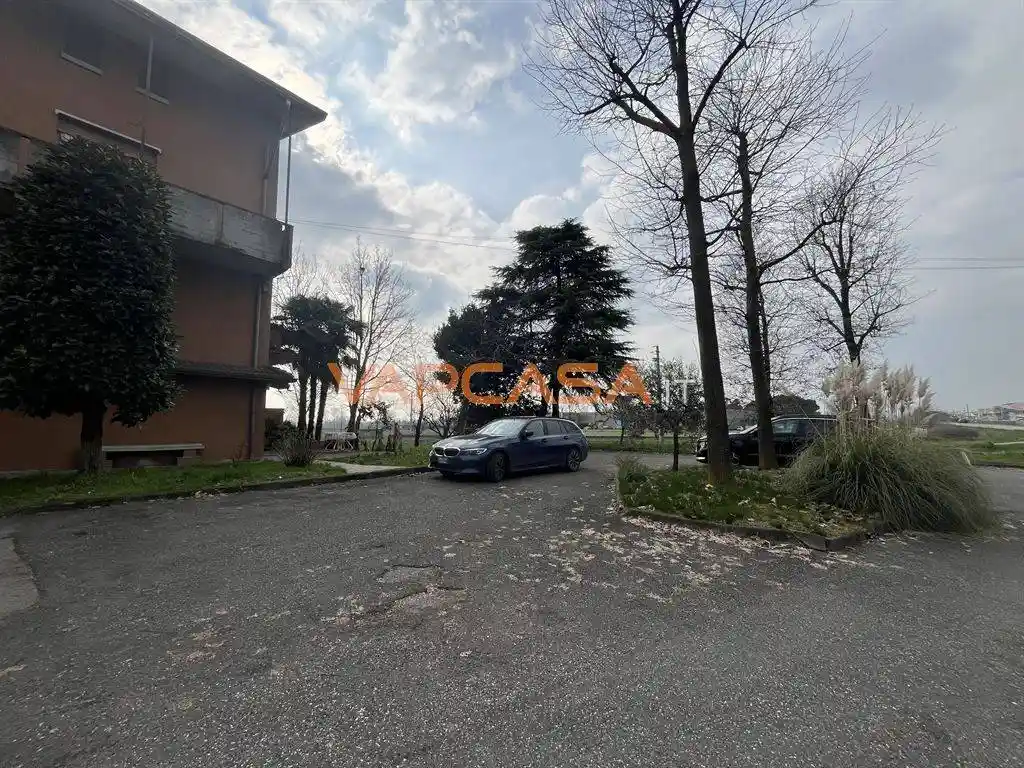 Palazzo - Edificio in vendita a Urgnano