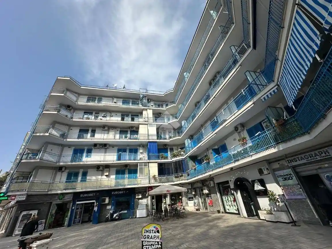 Appartamento in vendita a Napoli