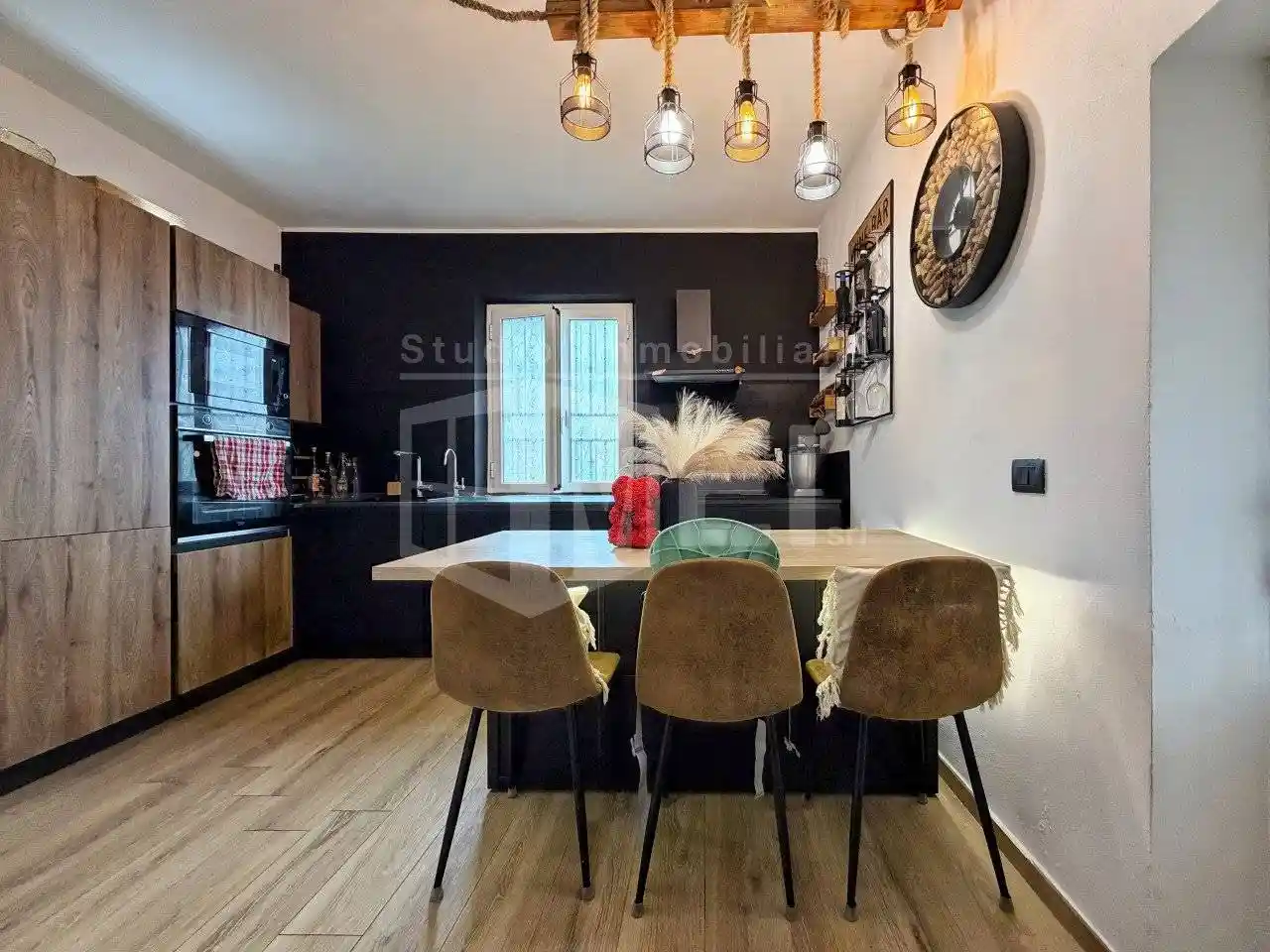 Casa indipendente in vendita a Livorno