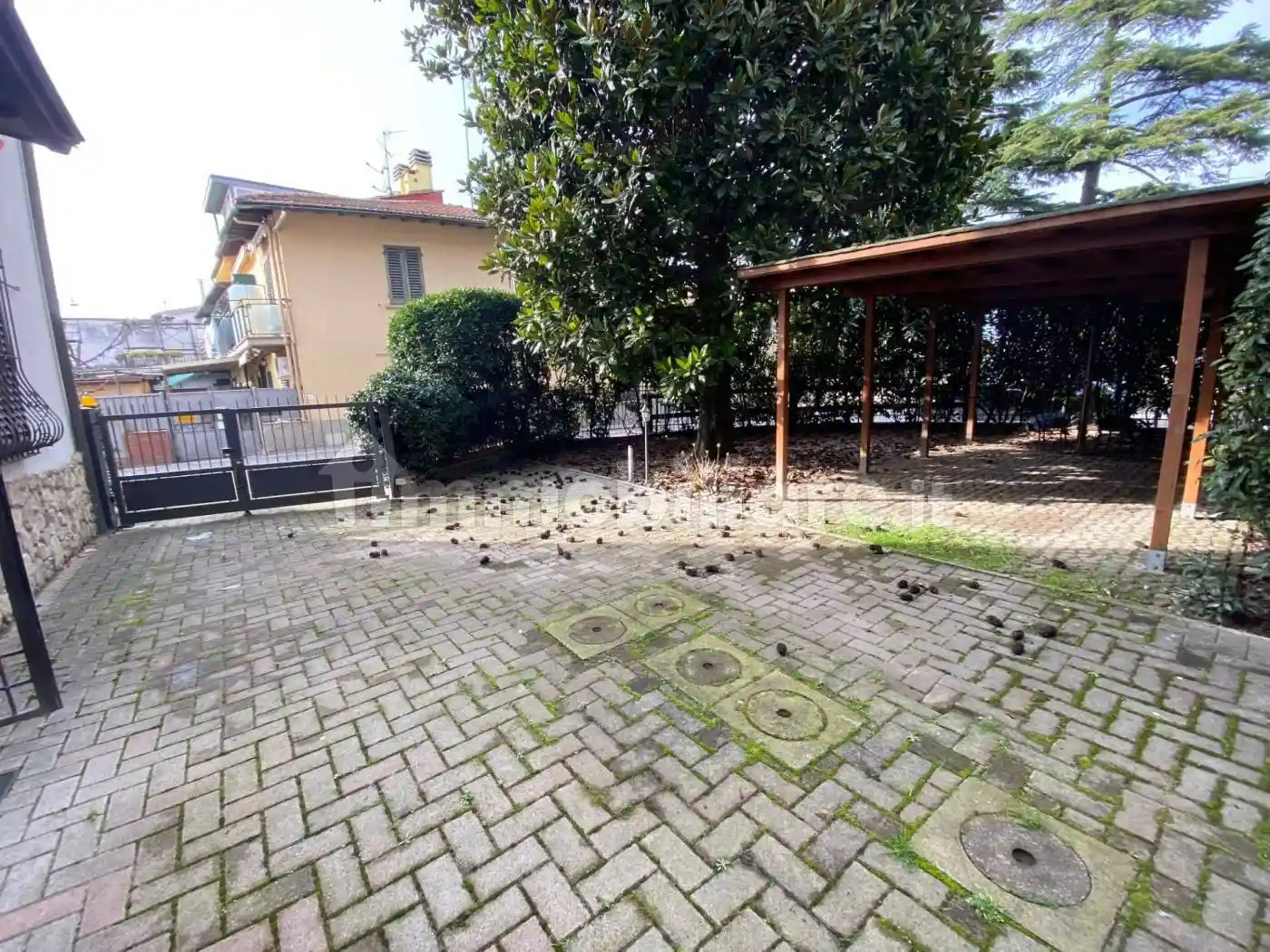 Casa indipendente in vendita a Campi Bisenzio