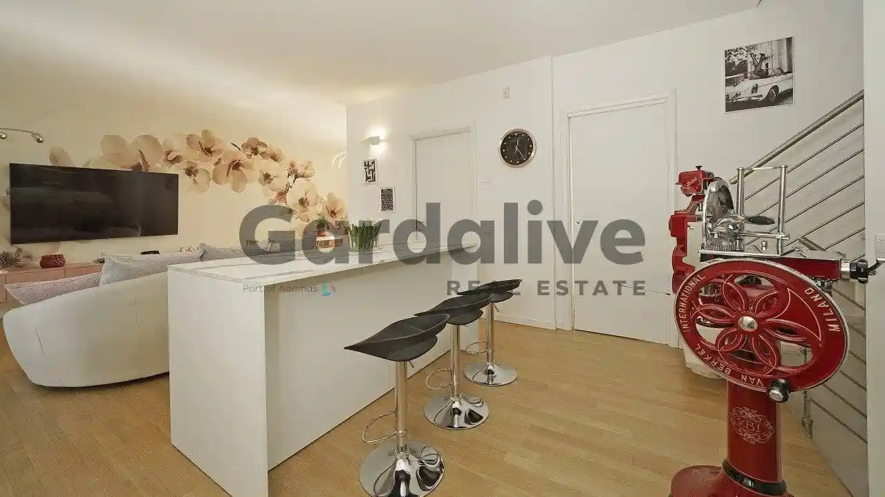 Villa in vendita a Peschiera del Garda