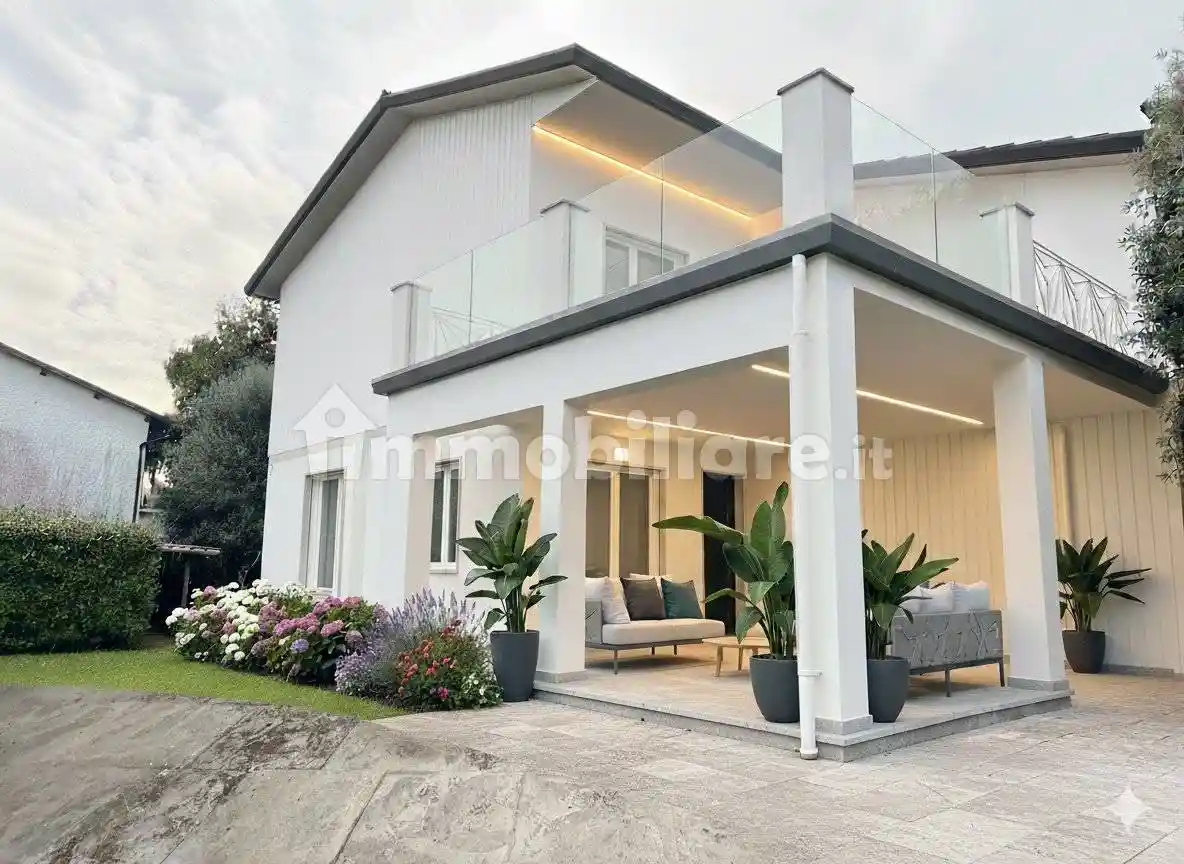 Villa in vendita a Forte dei Marmi