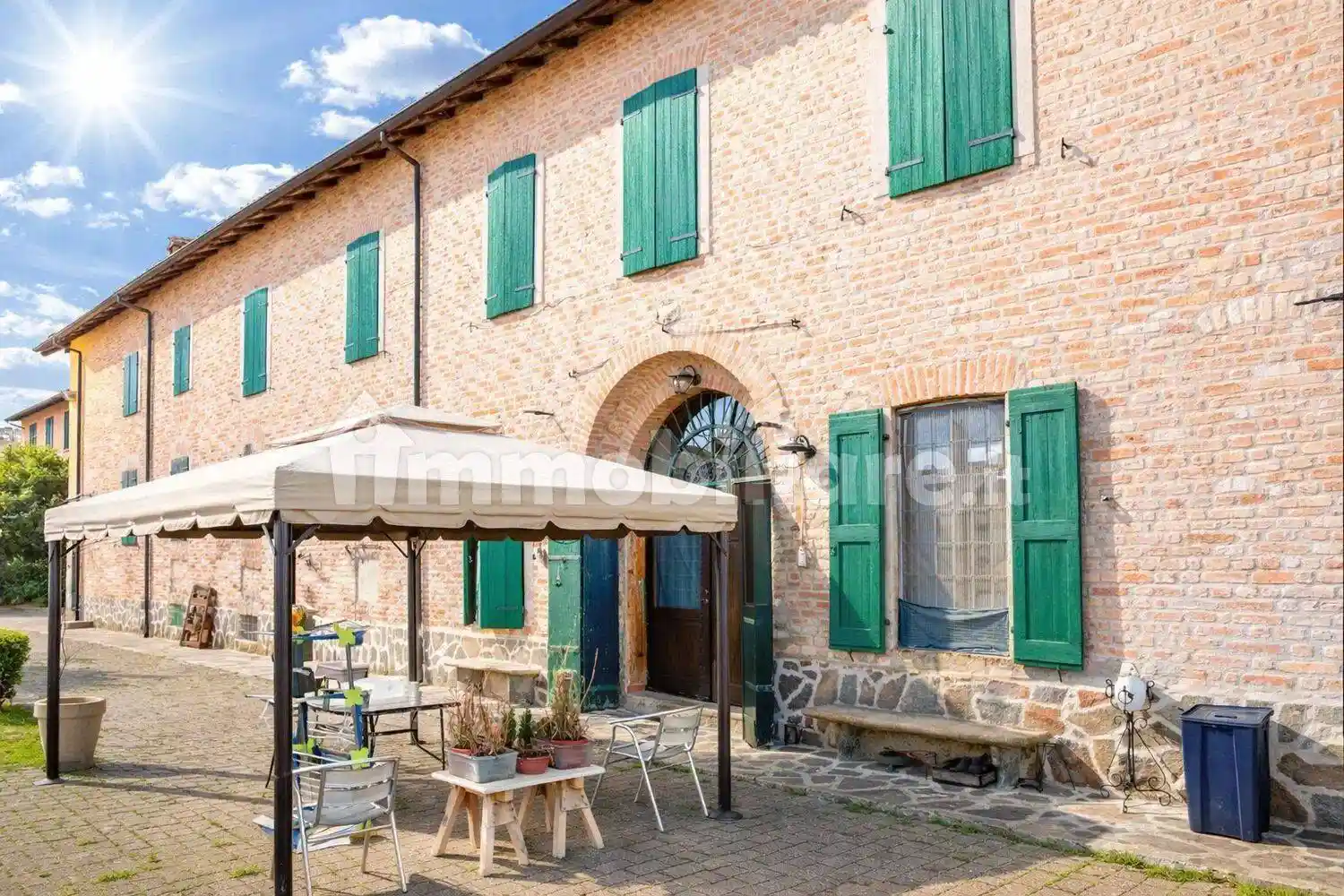 Villa in vendita a Besenzone