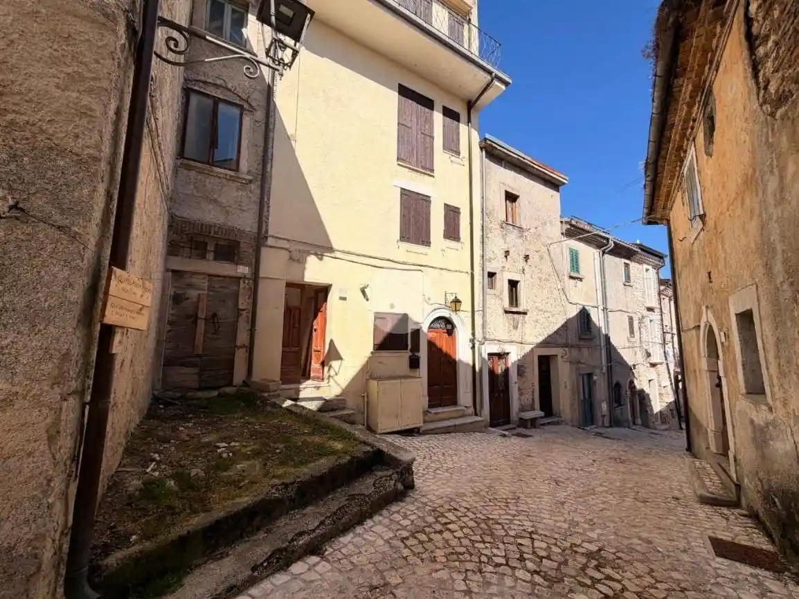 Casa indipendente in vendita a Ovindoli