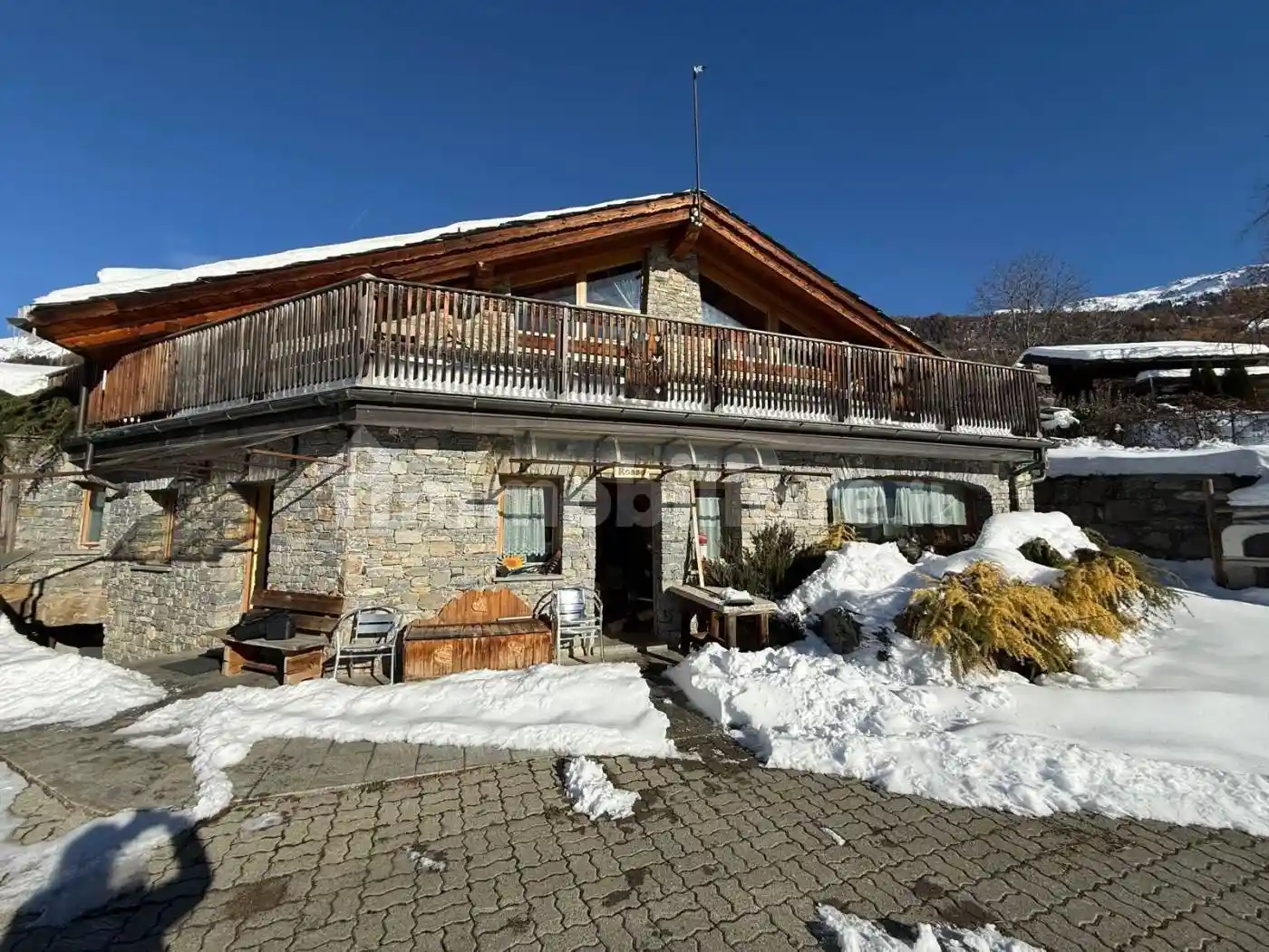 Villa in vendita a La Salle