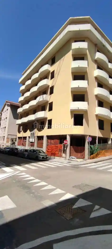 Palazzo - Edificio in vendita a Sassari