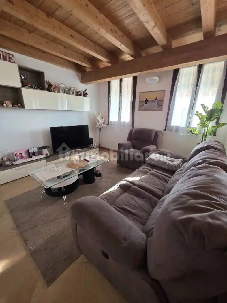 Villetta a schiera in vendita a Castelletto di Branduzzo