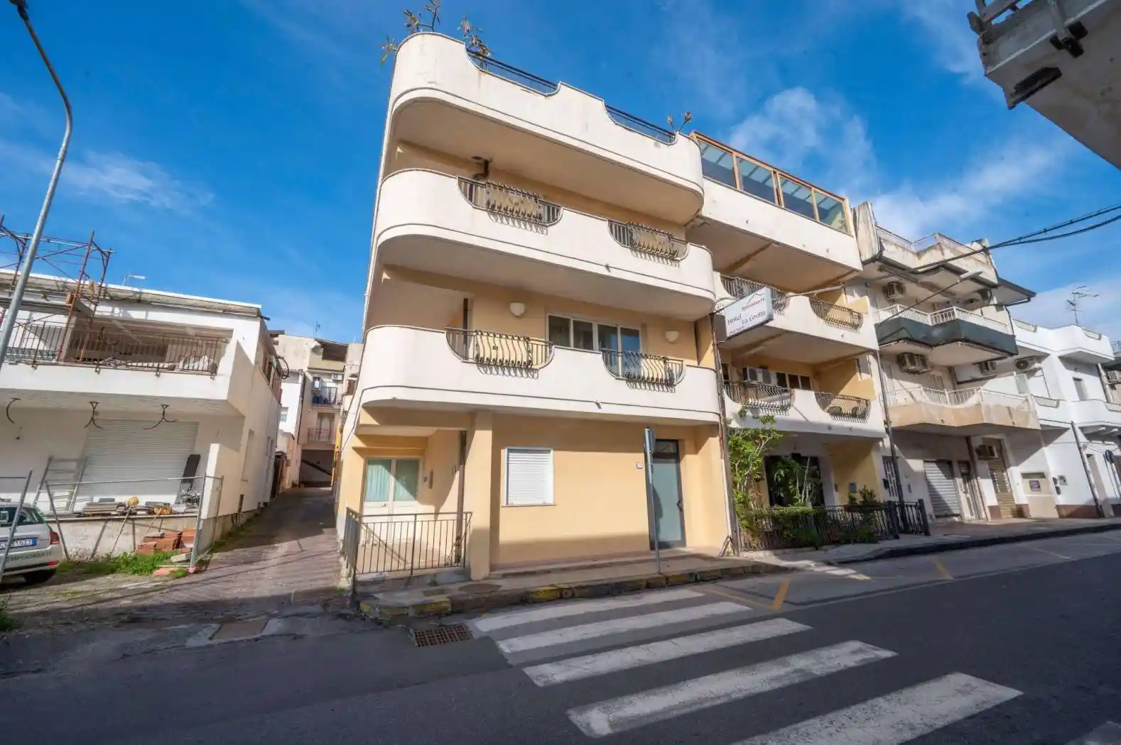 Palazzo - Edificio in vendita a Sant'Alessio Siculo
