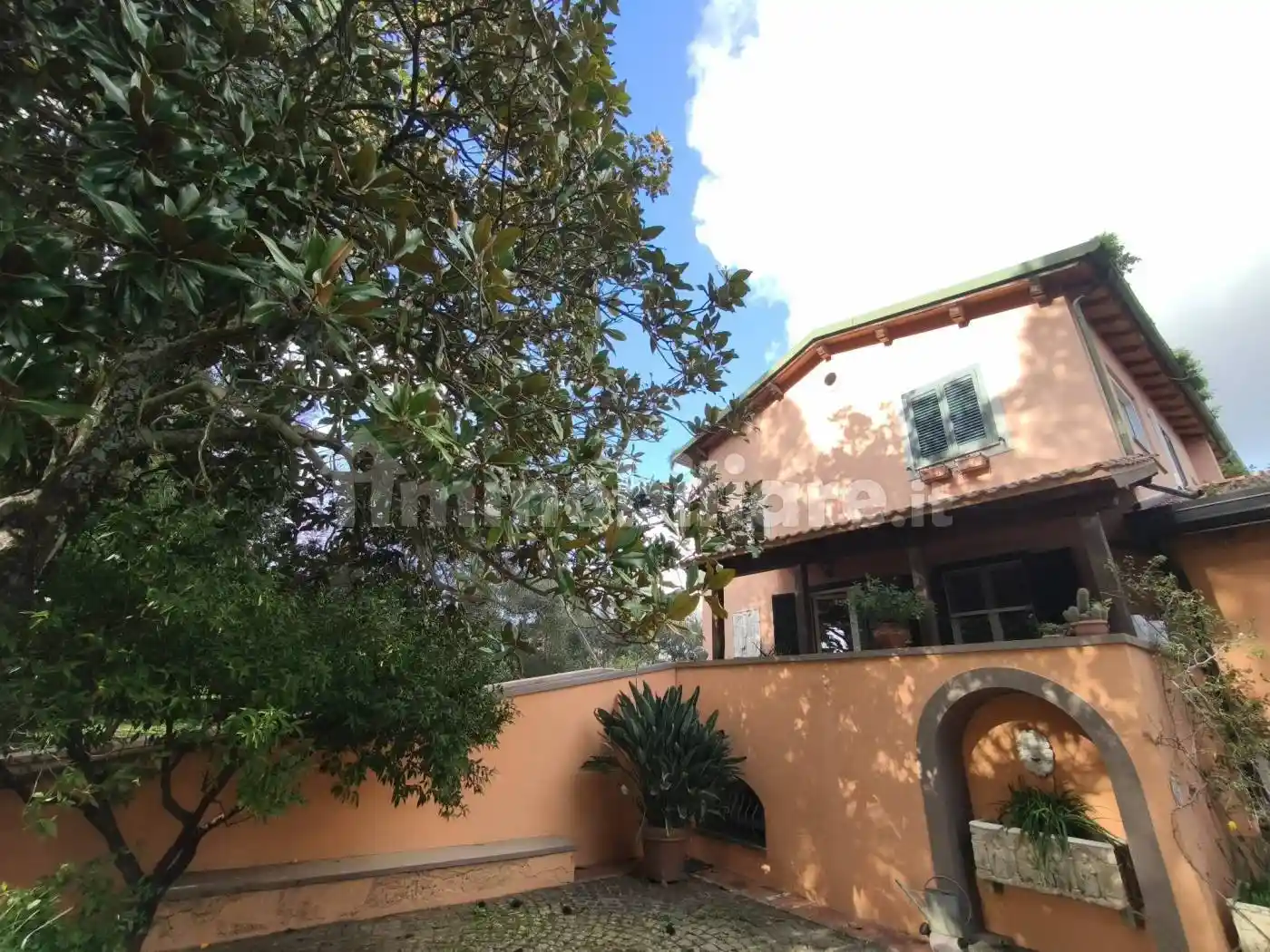 Villa in vendita a Cisterna di Latina