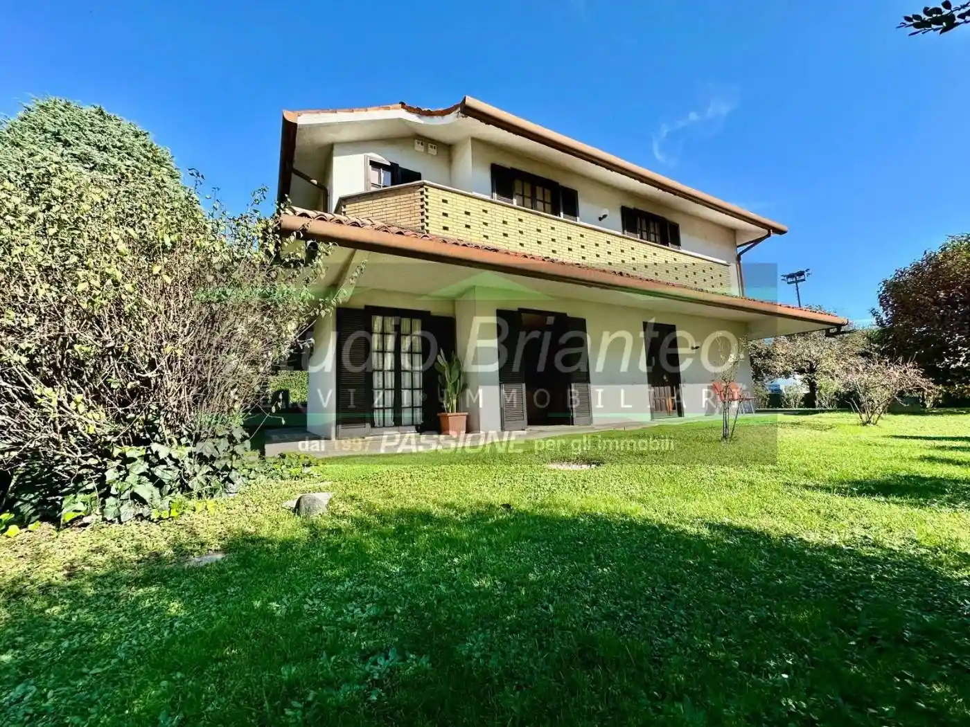 Villa in vendita a Verano Brianza