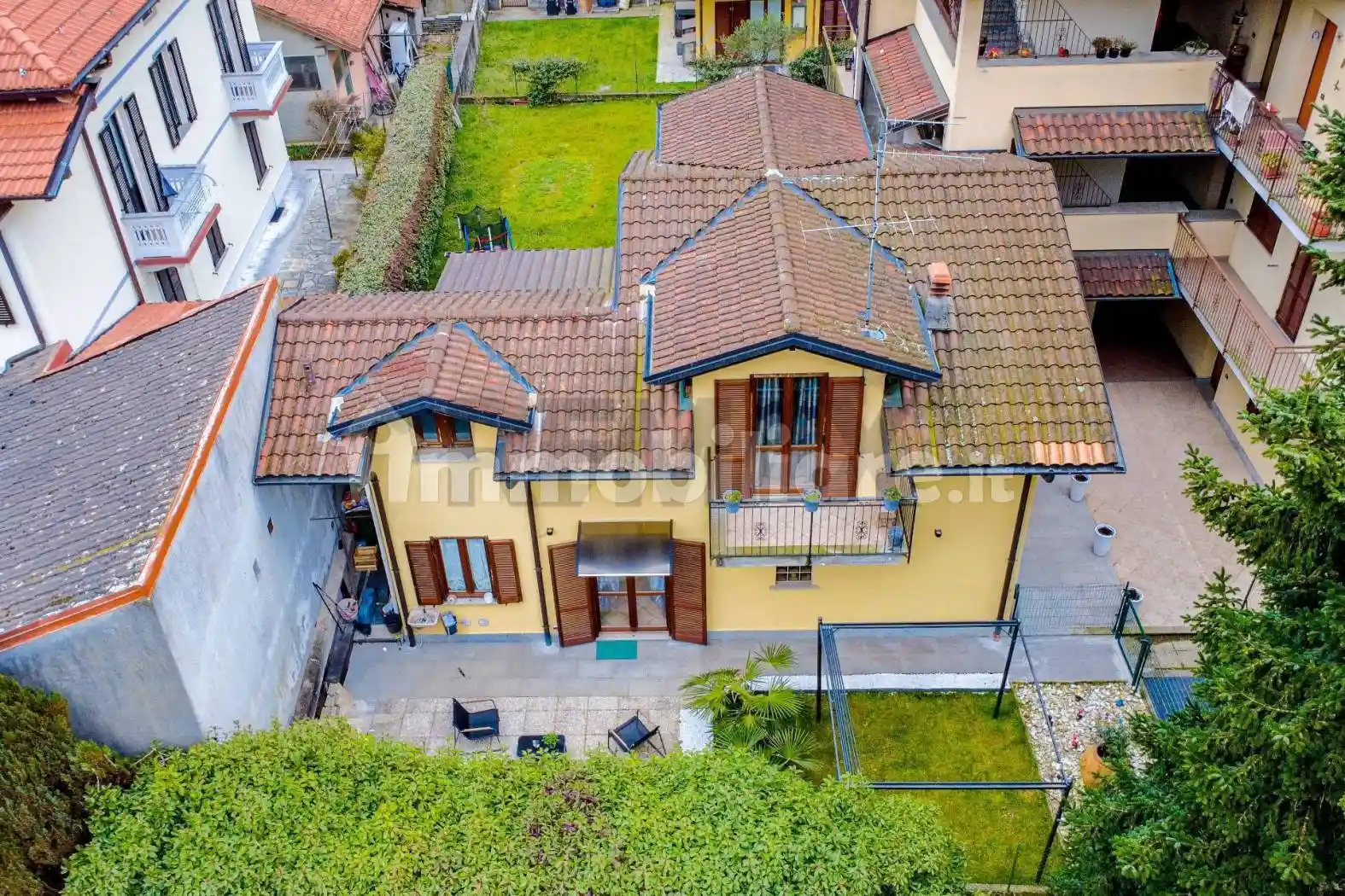 Casa indipendente in vendita a Mesenzana