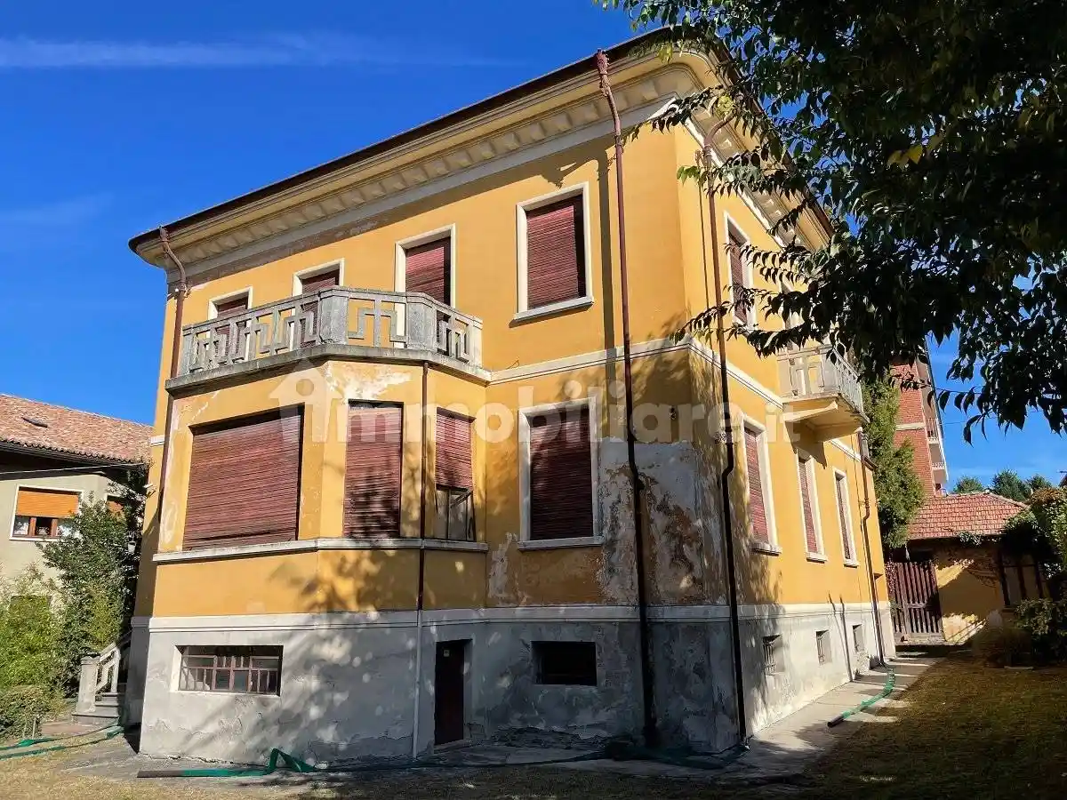 Villa in vendita a Canelli