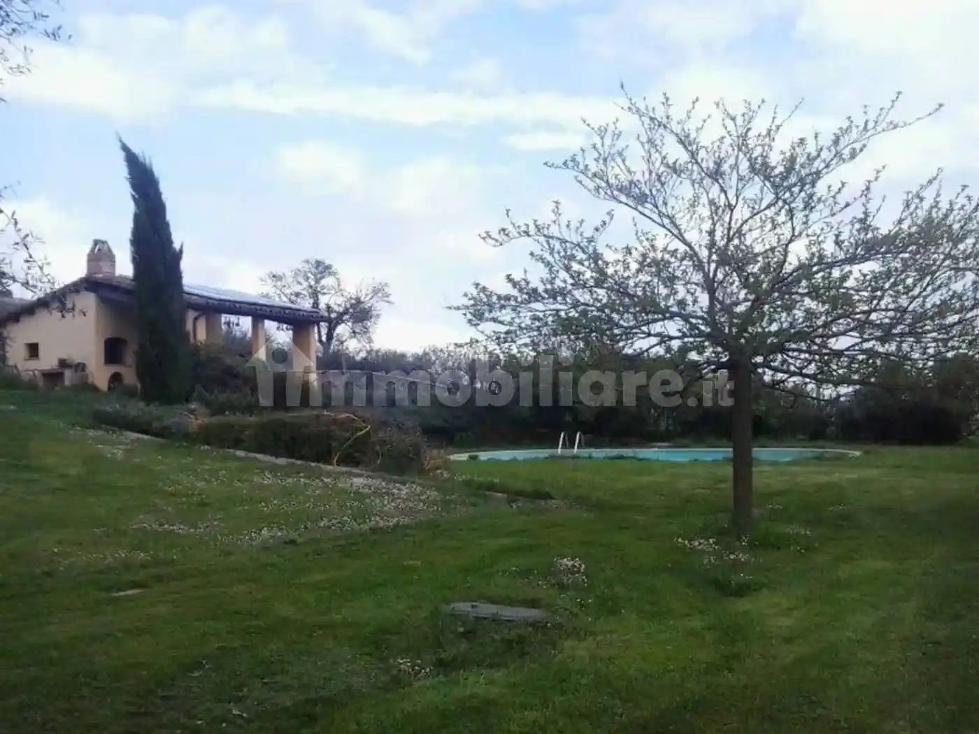 Villa in vendita a Montedinove