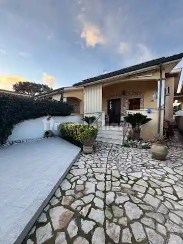 Villa in vendita a Ardea