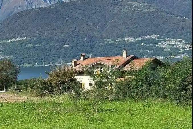 Villa in vendita a Colico