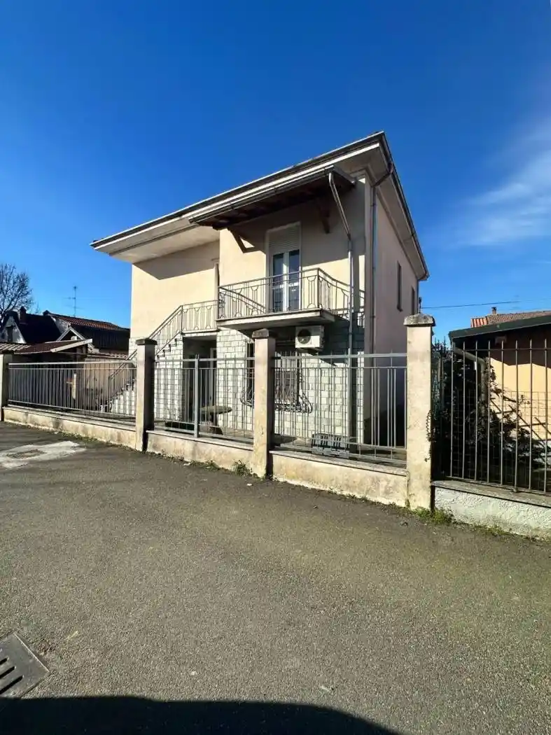 Villa in vendita a Giussago