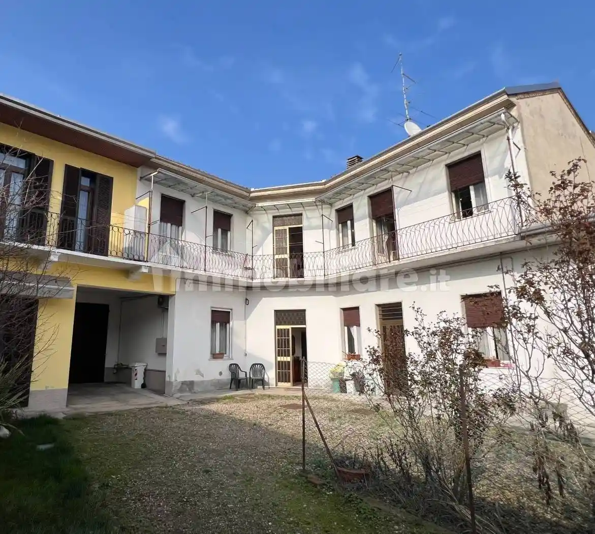 Casa indipendente in vendita a Busto Arsizio