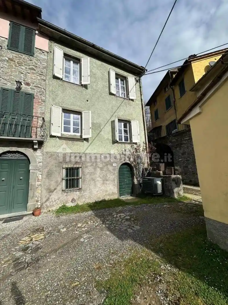 Casa indipendente in vendita a Borgo a Mozzano