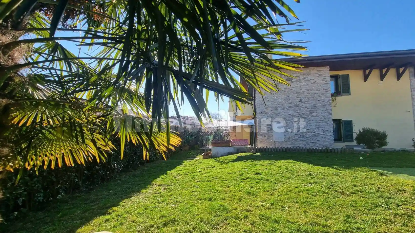 Appartamento in vendita a Lomagna