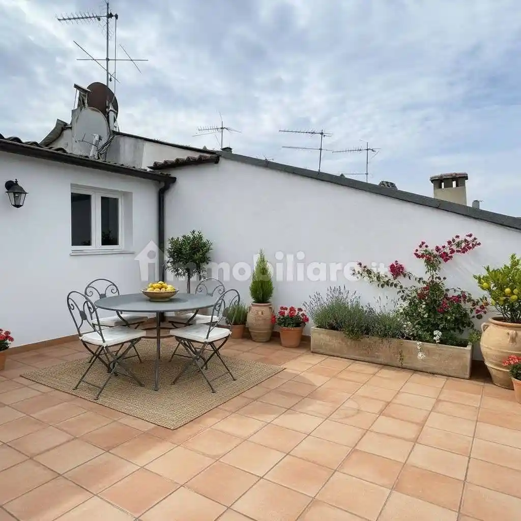 Appartamento in vendita a Lucca