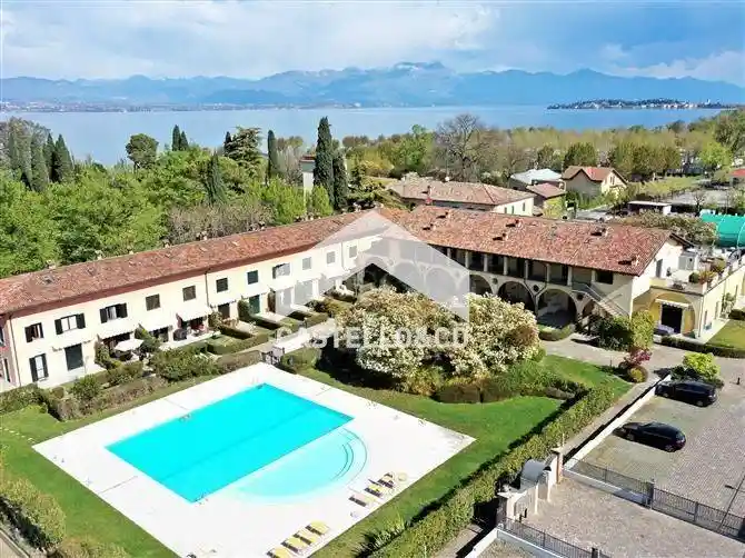 Appartamento in vendita a Desenzano del Garda