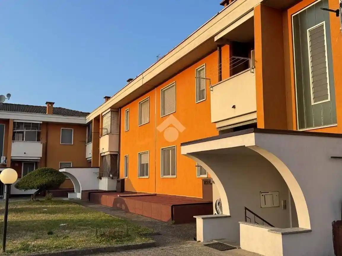 Appartamento in vendita a Momo