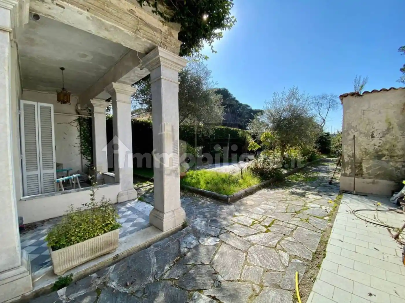 Villa in vendita a Carrara
