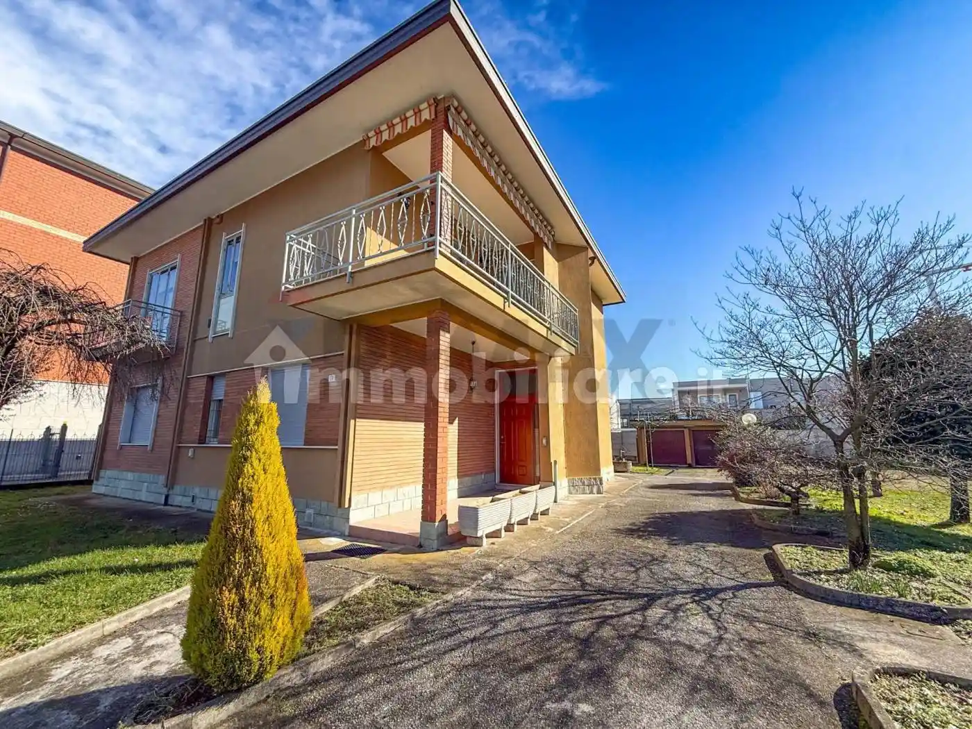 Villa in vendita a Lomagna