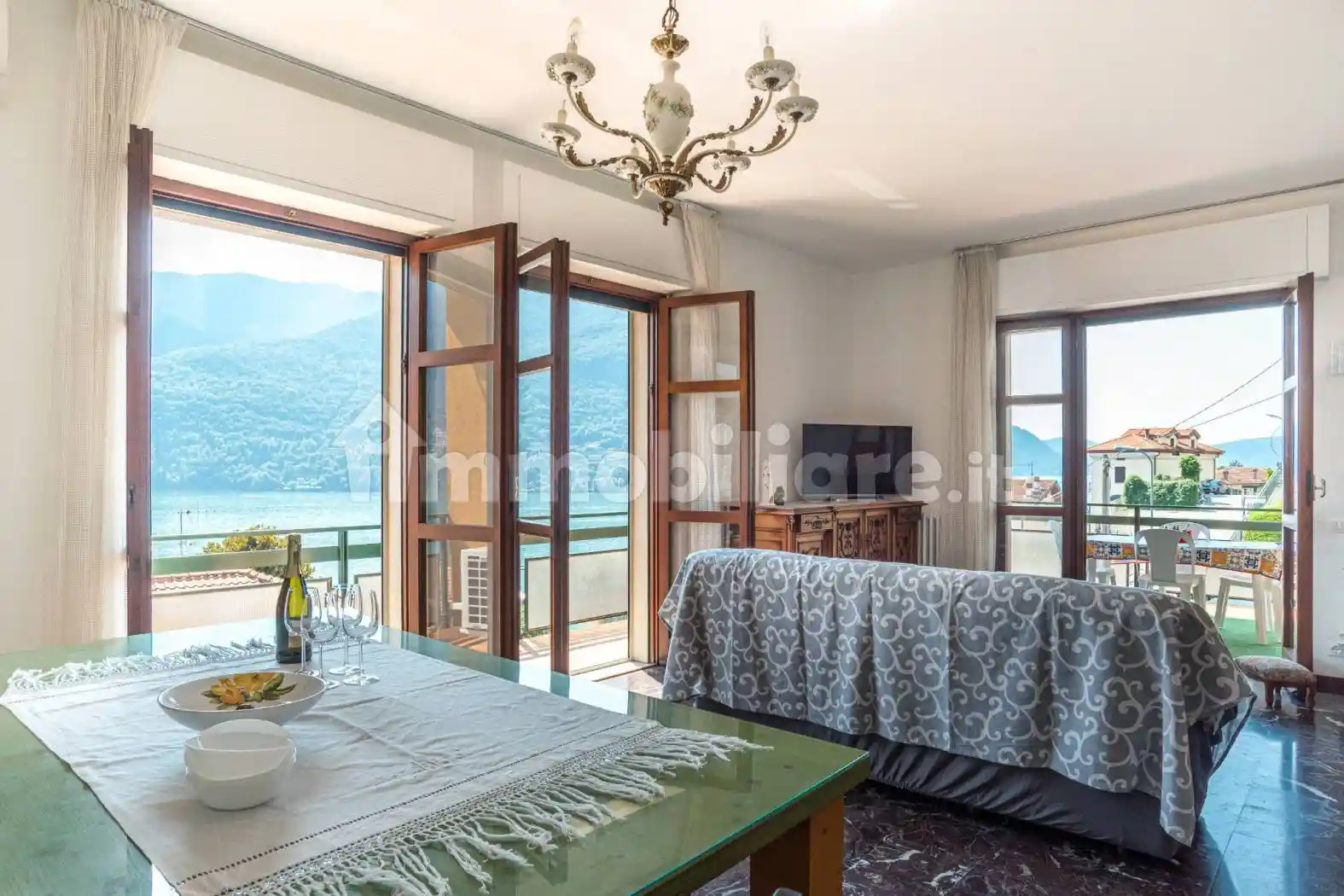 Appartamento in vendita a Carate Urio