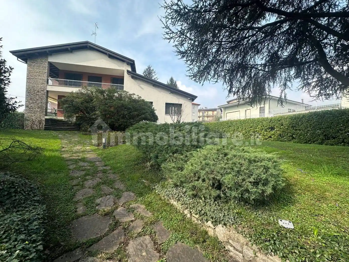 Villa in vendita a Alzano Lombardo