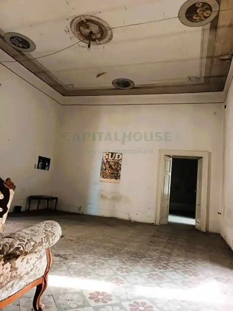 Palazzo - Edificio in vendita a Caserta