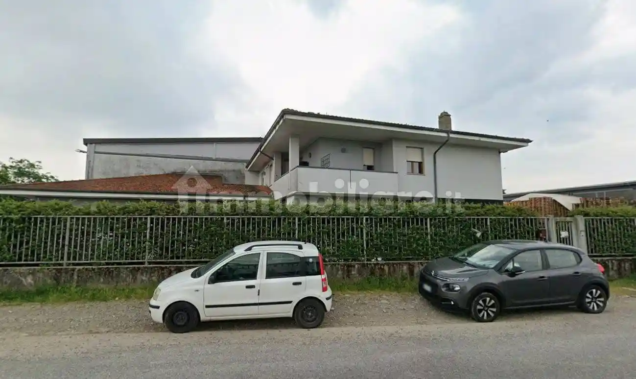 Appartamento in vendita a Calvenzano