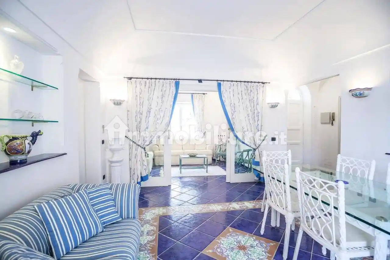 Appartamento in affitto a Capri