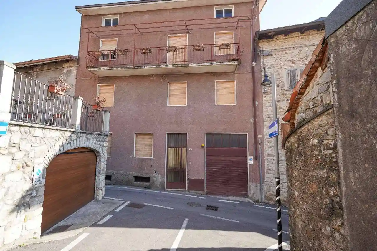 Casa indipendente in vendita a Almenno San Salvatore