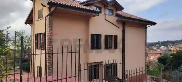 Appartamento in vendita a Passignano sul Trasimeno