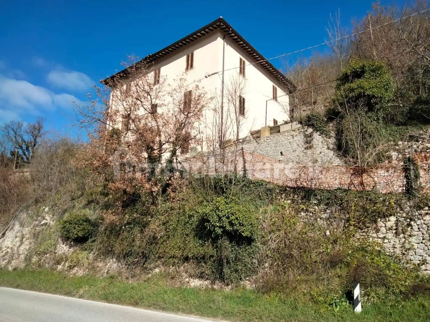 Rustico - Casale in vendita a Foligno