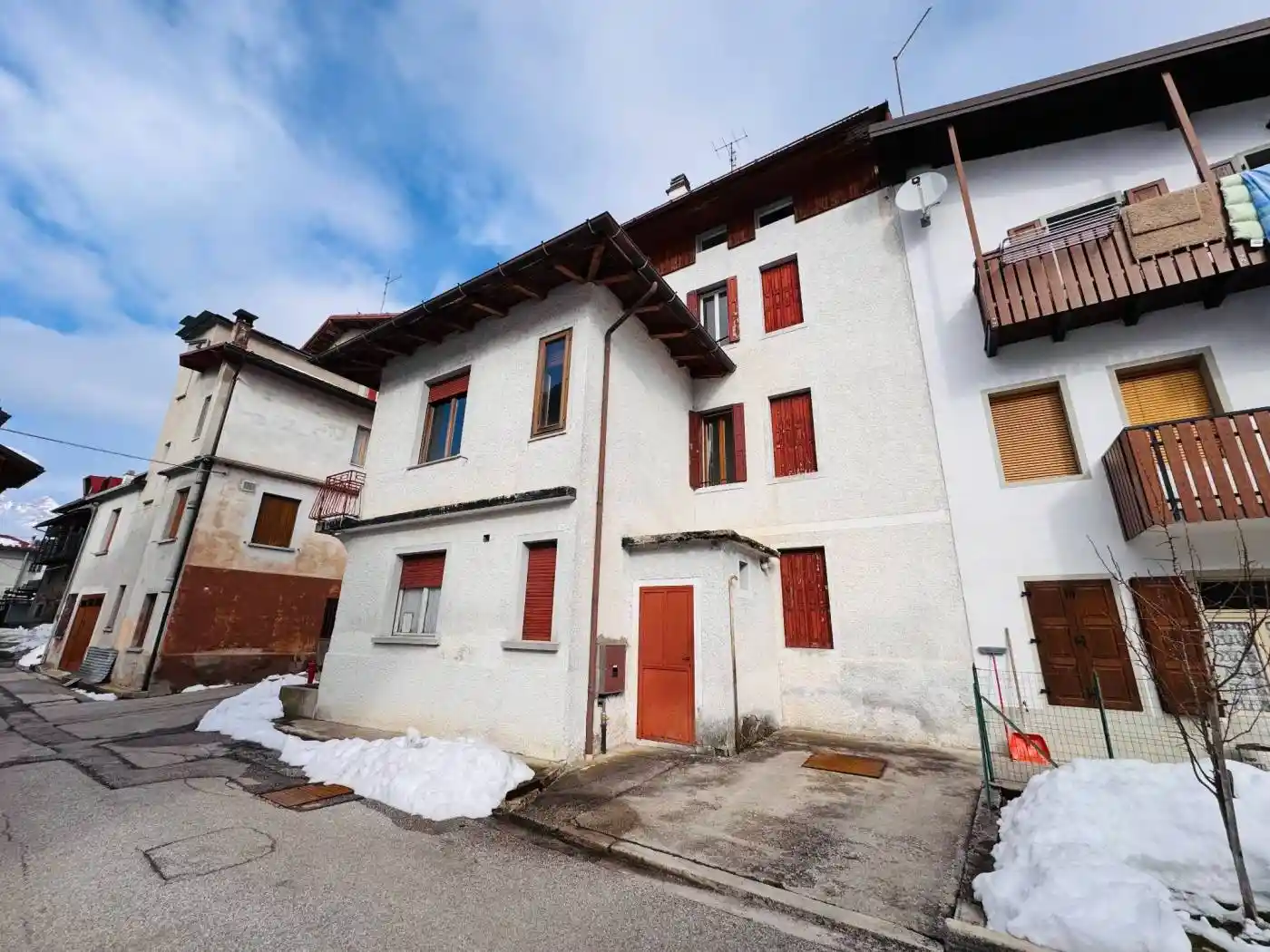 Casa indipendente in vendita a Forni di Sotto