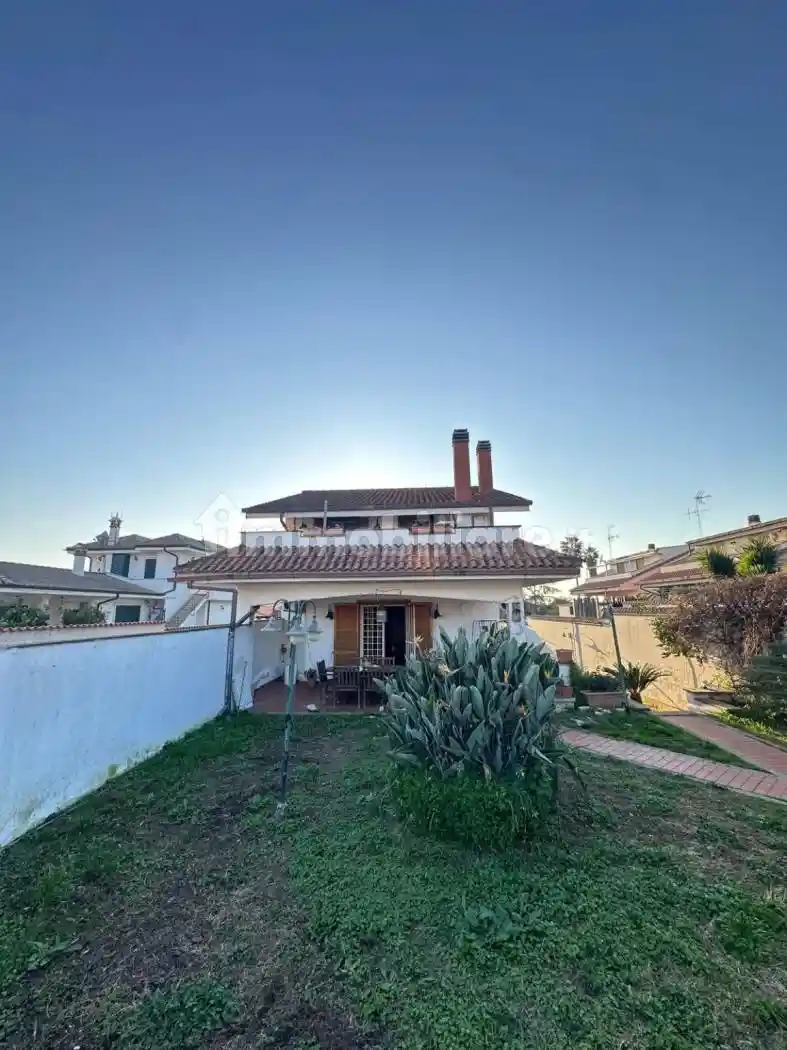 Villa in vendita a Ardea