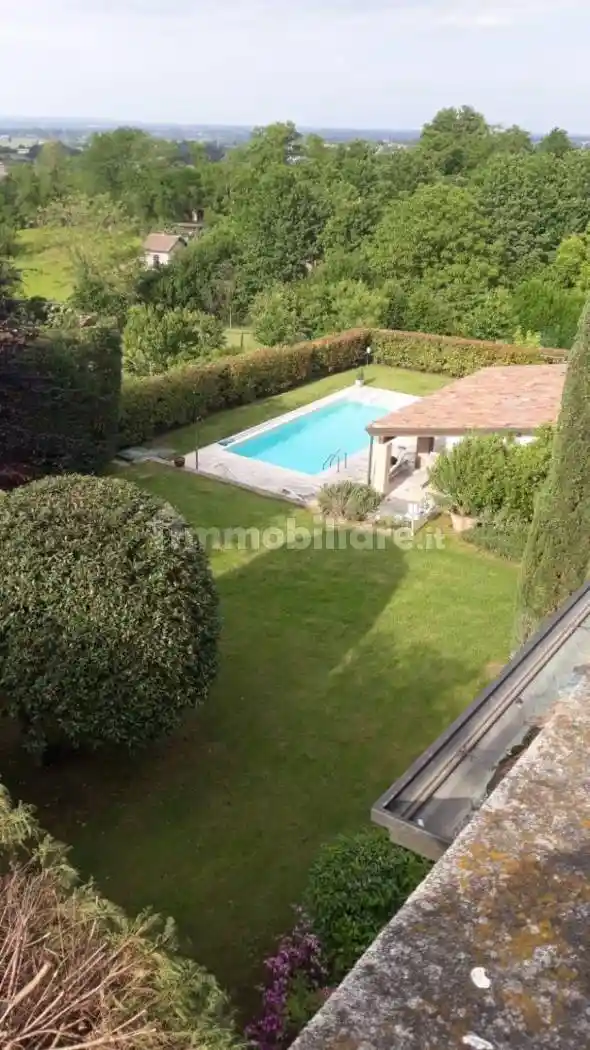 Villa in vendita a Stradella