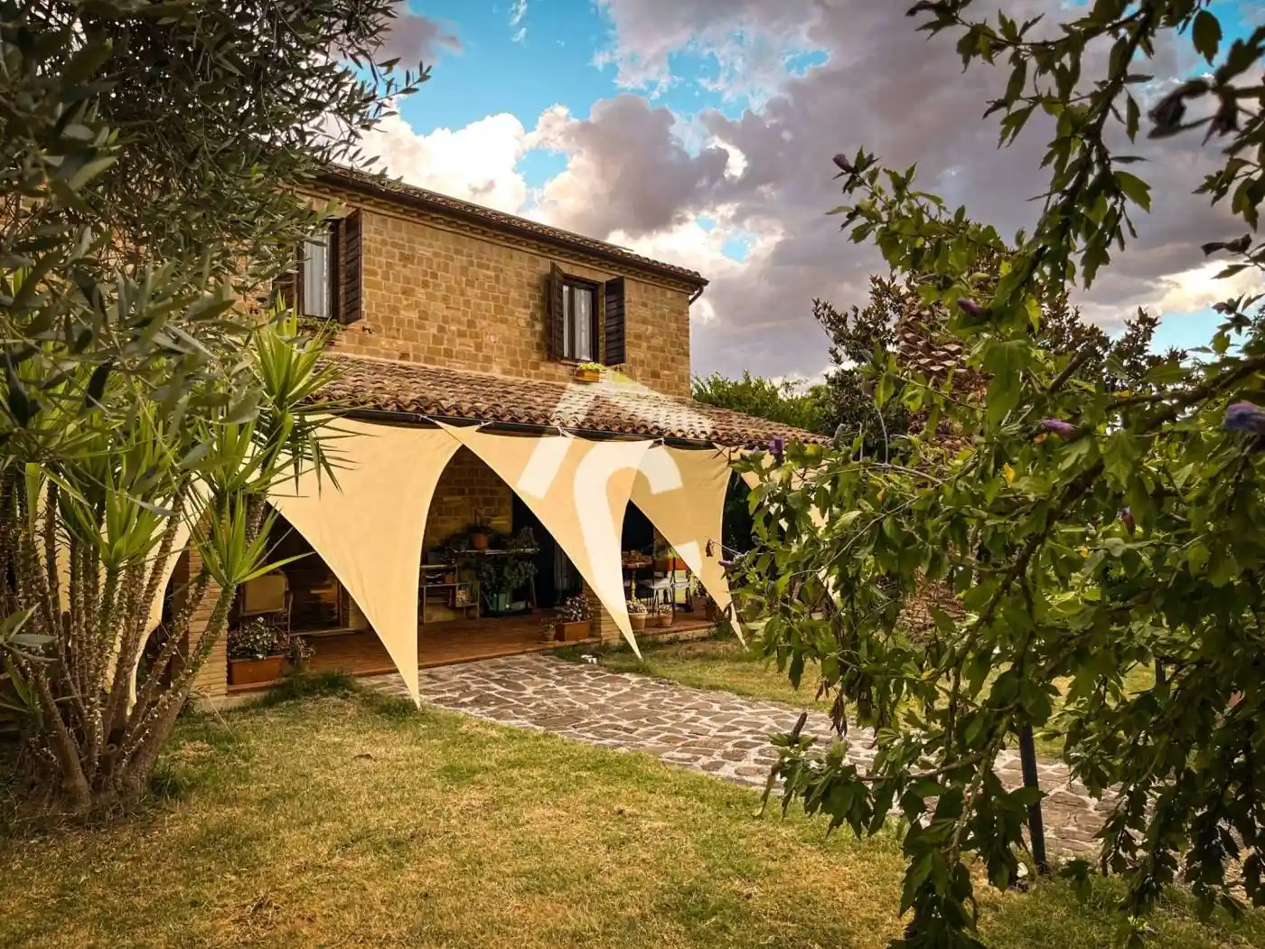 Rustico - Casale in vendita a Monte Roberto