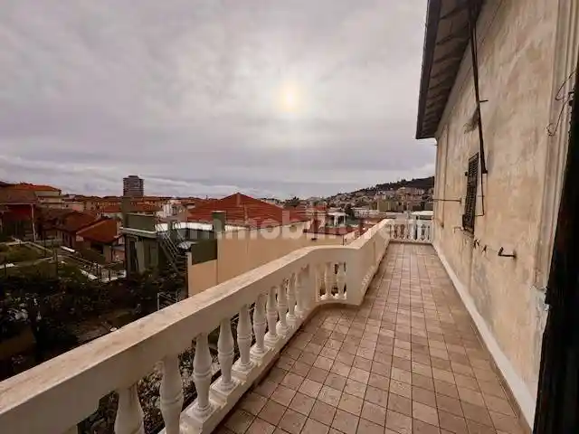 Appartamento in vendita a Imperia