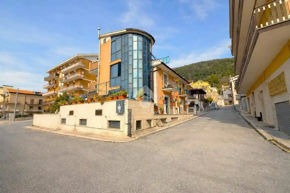 Palazzo - Edificio in vendita a San Giovanni Rotondo