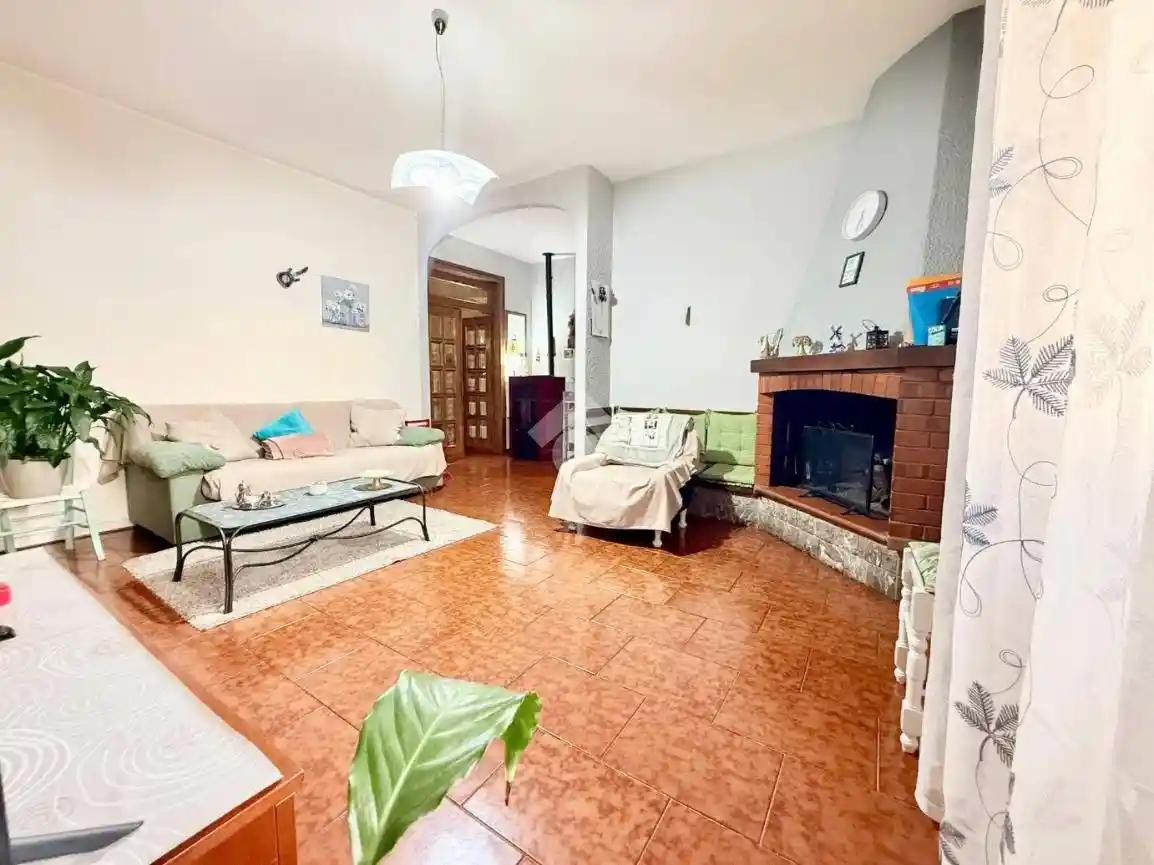 Appartamento in vendita a Bucine