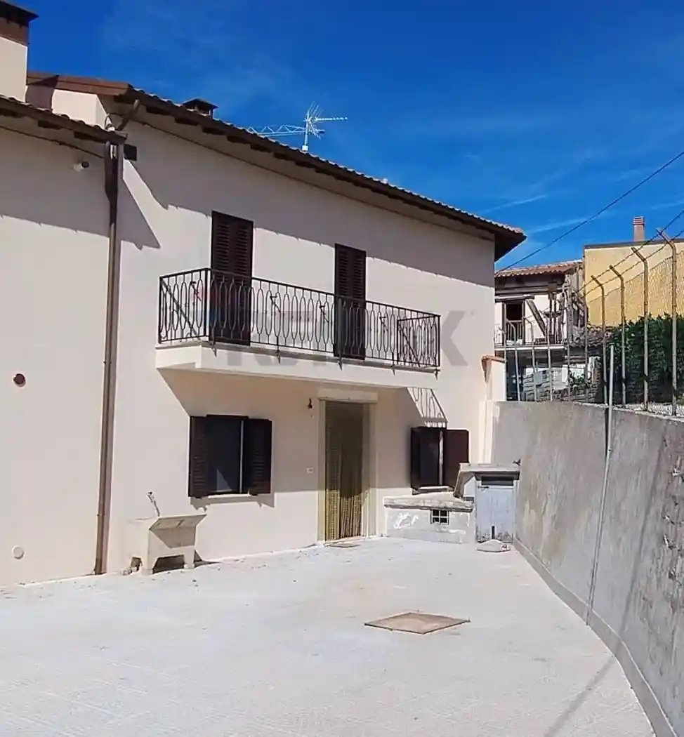Casa indipendente in vendita a L'Aquila